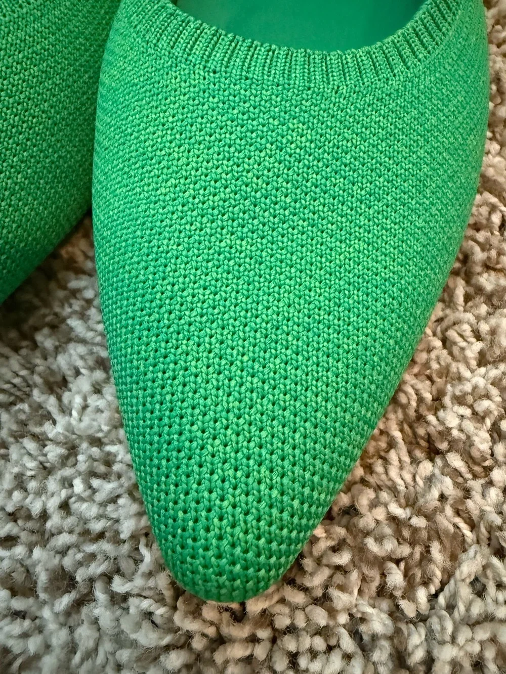 VIVAIA Aria 5° Lightweight Vibrant Green Pointed Ballet Flats US sz 11/ EU sz 43